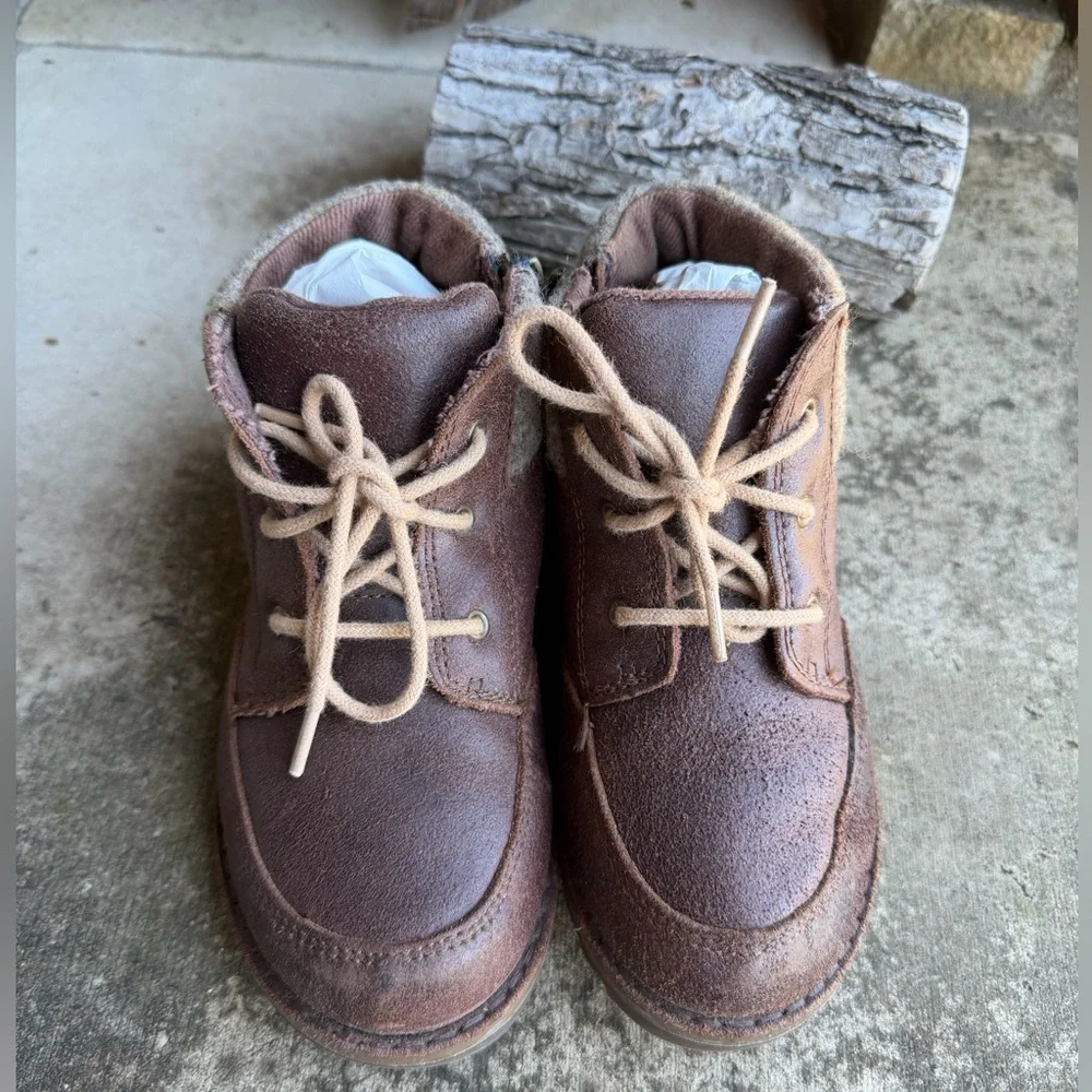UGG Orin‎ Kids Brown Leather Lace-Up Boots w/shearling lining Sz-12 Toddler.   X